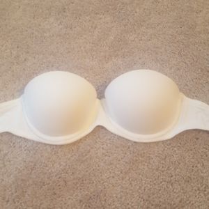 White strapless bra